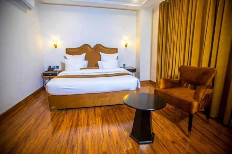 Bedroom 3, The Rich Hotel & Apartments, Lahore