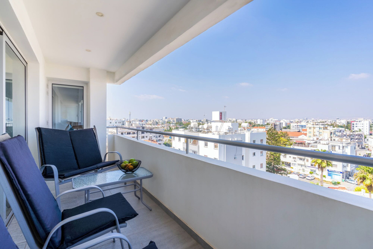 Balcony 4, Panoramic 2-BR Apt & Balcony in Larnca, Larnaca