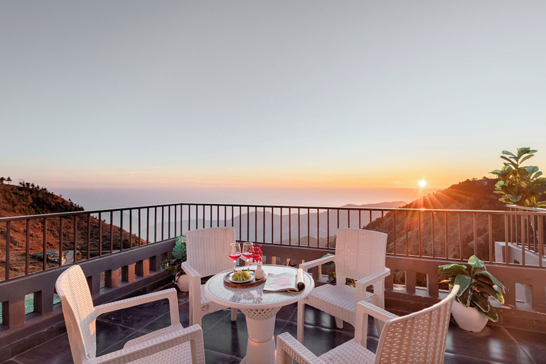 Outdoor dining 2, Alaya Stays Evara - 2 BHK Hilltop, Dehradun