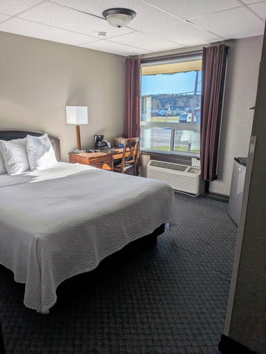 Room 5, Beaver Motel, Algoma