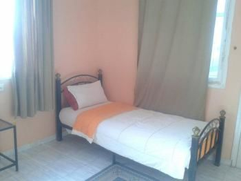 Others 4, Hotel Tahiti