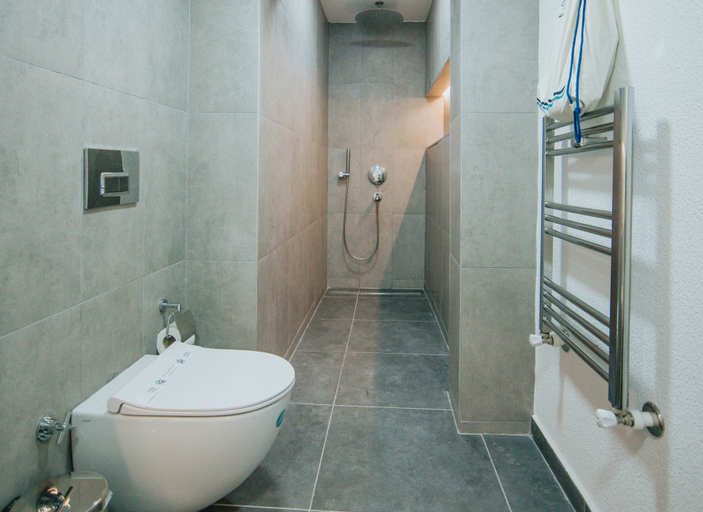 Bathroom 5, Buyukada Loc'ada, Adalar