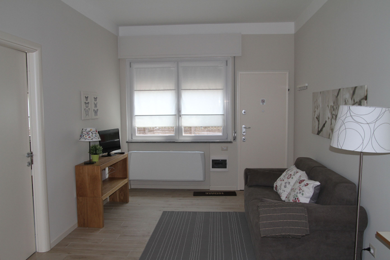 Others 5, Residence Campo Rotondo, Como