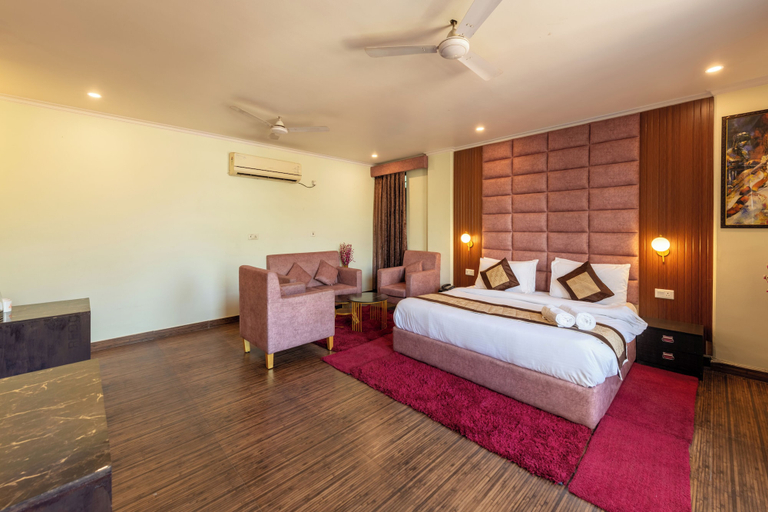 Room 3, La Comfort By shrpl, Gurgaon