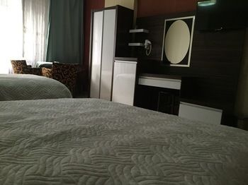 Others 2, Hotel Fuat, Merkez