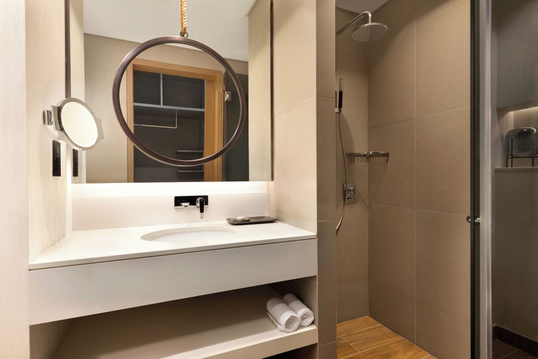 Bathroom 4, Mercure Dubai Gold District, Dubai