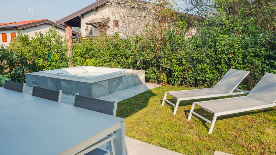 Others 5, Garda Luxury Suite - Italian Homing, Brescia