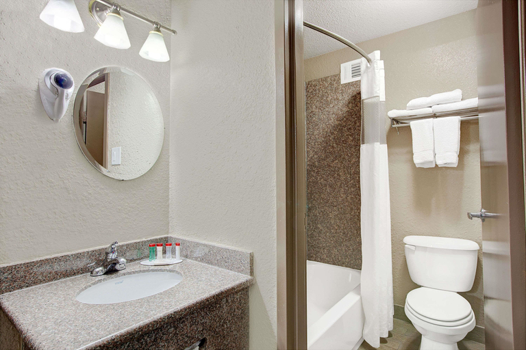 Bathroom 4, Ramada by Wyndham Houston Intercontinental Airpt S, Houston