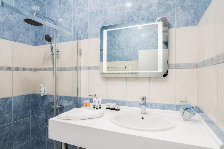 Bathroom 4, Hotel Art Magus, Stolichna