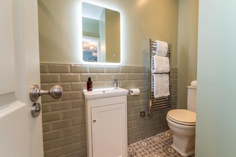 Bathroom 5, The Station at Shustoke, Warwickshire