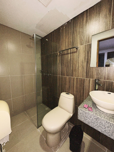 Bathroom 4, Novus Laureles, Medellín