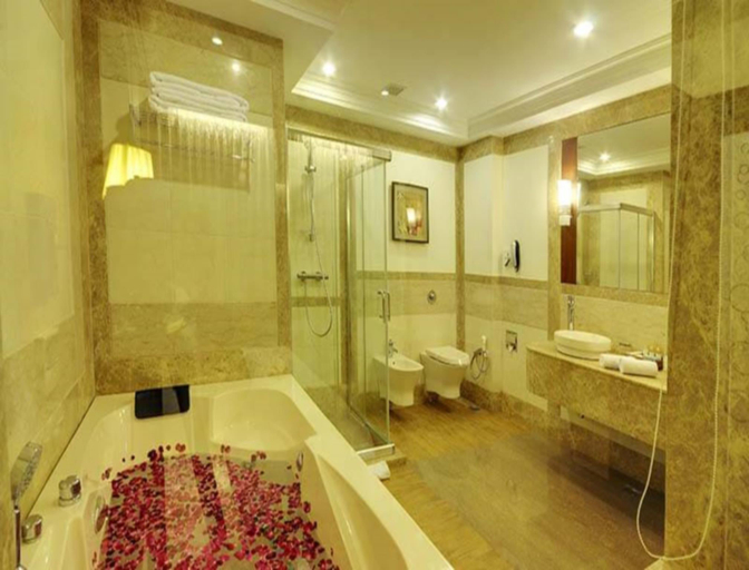 Bathroom 3, HOTEL KAILASH INTERNATIONAL, Barmer