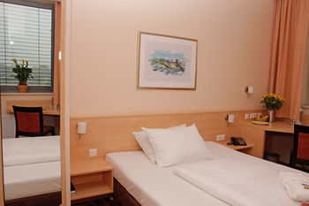 Others 4, Hotel Rhein-Ruhr Bottrop, Bottrop
