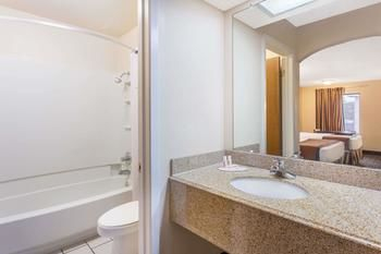 Others 4, Quality Inn & Suites Monticello, Drew