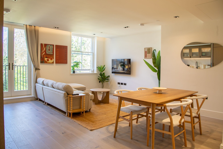Primary image, The Pembridge 12, London
