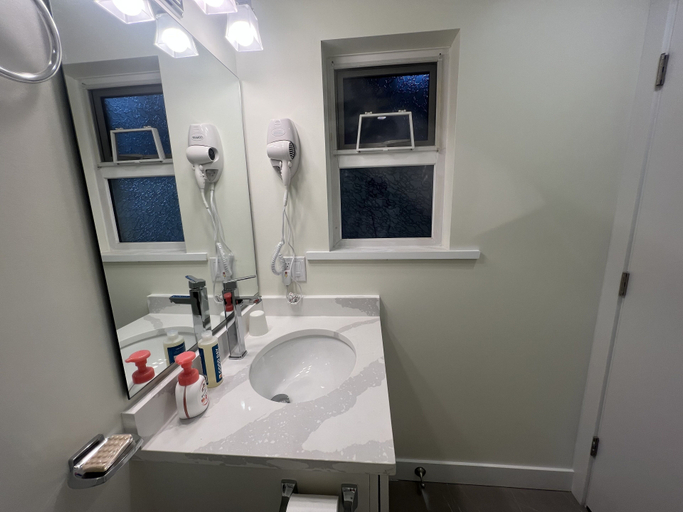 Bathroom 3, Quite House near Vancouver Airport, Greater Vancouver