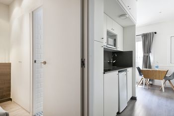 In-Room Kitchen 5, Apartamentos Laforja, Barcelona