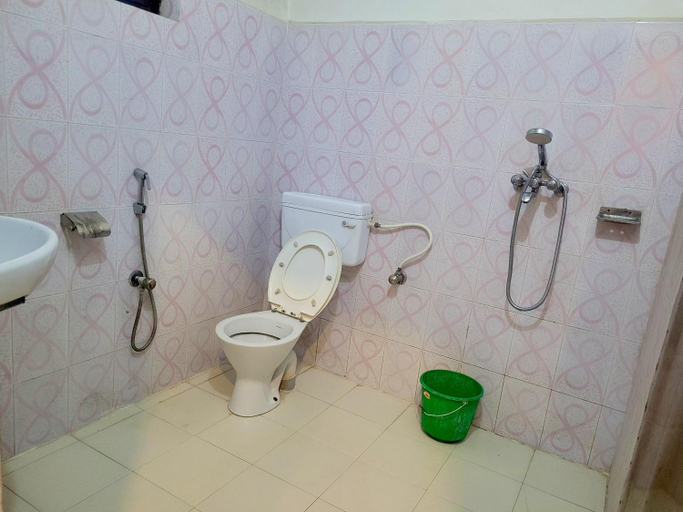 Bathroom 4, Hotel Butterfly , Sauraha , Chitwan, Narayani