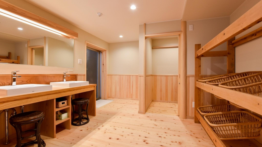 Bathroom 4, Futamata Onsen Kashiwaya Ryokan, Ten'ei