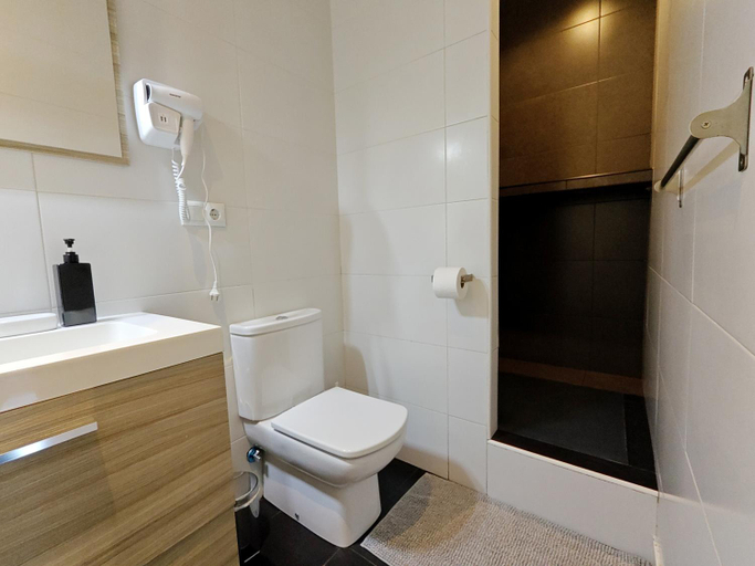 Bathroom 2, Hola Valencia - Holiday Apartments, Valencia