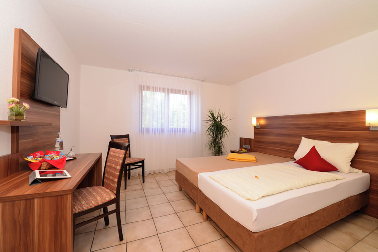 Bedroom 4, Hotel am Buchwald, Esslingen