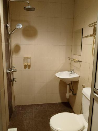 Bathroom 5, The Ardens Hotel - Taman Suria Muafakat, JB, Johor Bahru