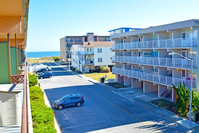 Exterior 3, Coral Reef 311 1 Bedroom Condo, Worcester