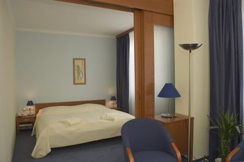 Others 3, Central Hotel Pilsen, Plzeň