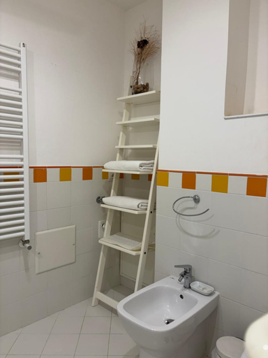 Bathroom 3, ValeHouse, Rome