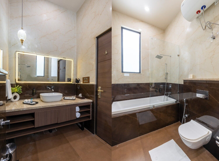 Bathroom 4, Saltstayz Autograph Connaught Place, Delhi