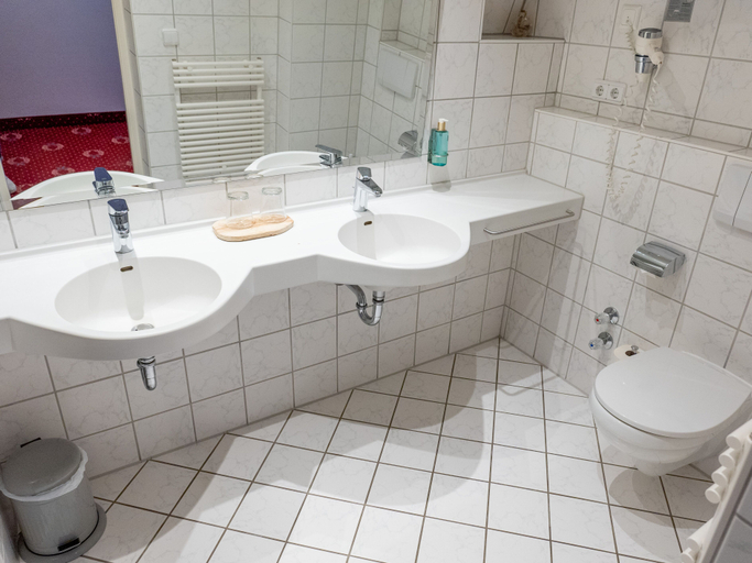 Bathroom 5, Strandhotel Berg, Starnberg