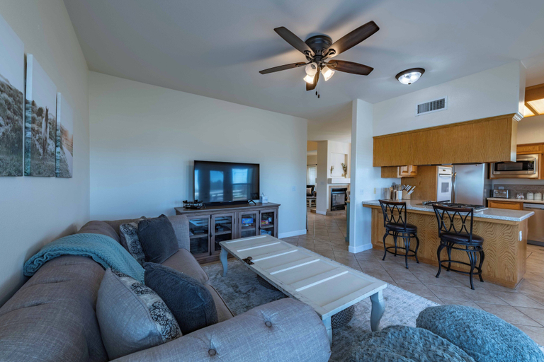 Living area 2, Our Place Farmhouse, San Luis Obispo
