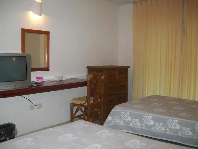 Others 4, Hotel Istirinchá, Nautla