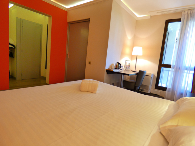 Others 3, Contact Hotel B&G, Haute-Vienne