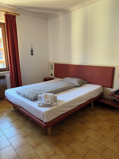 Bedroom 3, Euro Hotel, Brescia