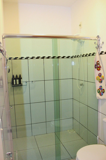 Bathroom 4, Casa ampla com jardim e 3 suítes em Novo Airão, Novo Airão
