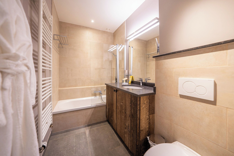 Bathroom 3, La Barrière de Transinne, Luxembourg