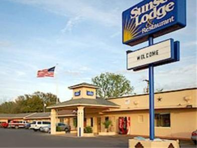 Exterior view 3, Sunset Lodge Elgin Near U.S. 290 By Hotel O, Bastrop