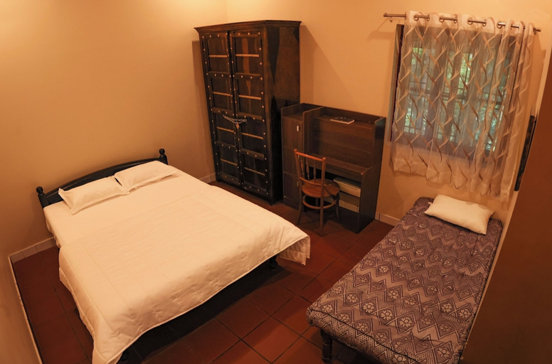 Room 2, Aura, Krishnagiri