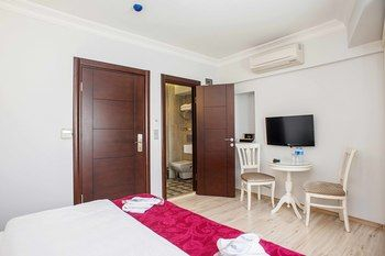 Others 3, Taksim Nacre Residence, Beyoğlu