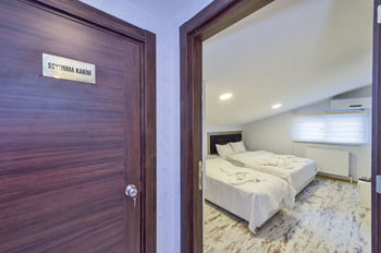 Others 2, İstanbul Paradise Hotel, Bakırköy