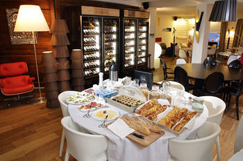 Others 3, Snow Lodge Hotel Courchevel 1850, Savoie