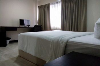 Others 3, My Hotel Herrity, Wattana