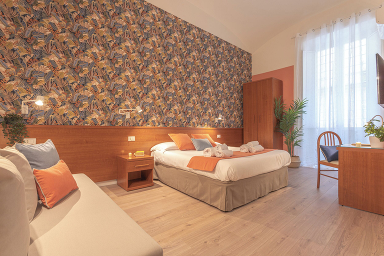 Bedroom 3, Vittoria Garden Suites Elegant Guesthouse Near Colosseum, Rome
