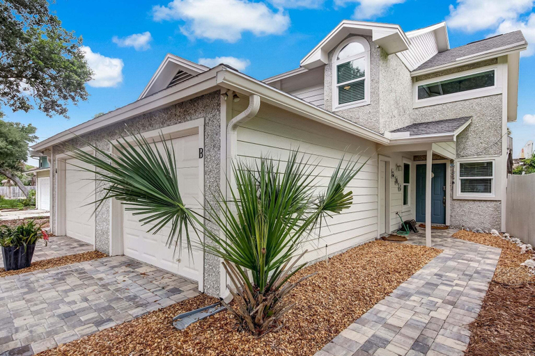 Primary image, 2646b 1st Ave, Nassau