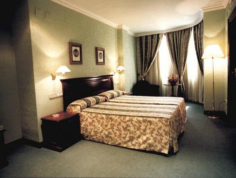 Double or Twin Room, Hotel Infanta Cristina, Jaén