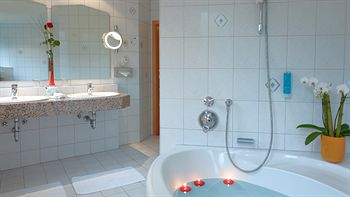 Others 4, Hotel Restaurant Wessinger, Offenbach