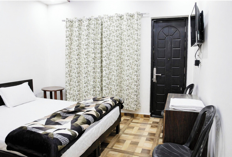 Room 3, Hotel Kaafal Homestay Mussoorie, Dehradun