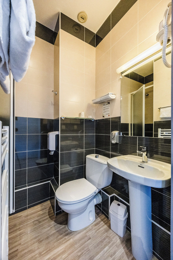 Bathroom 3, Hôtel de France Évian, Haute-Savoie