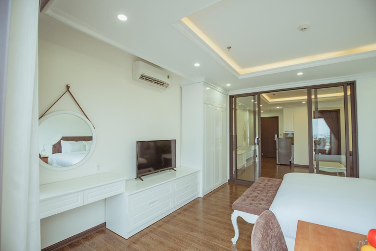 Others 5, Queenie Hotel, Hải An